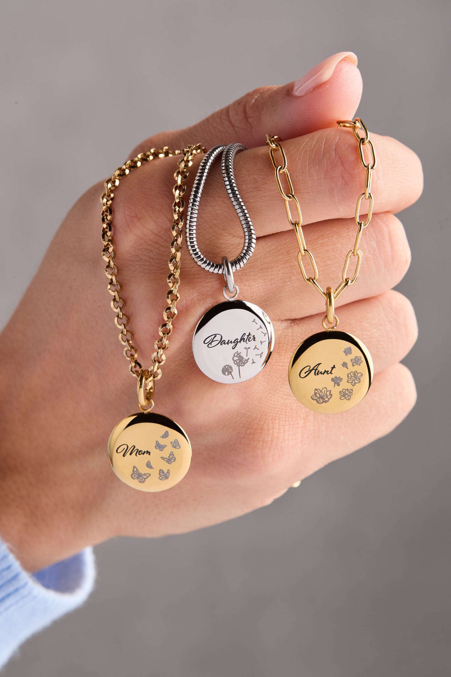 Aunt Flower Disc Charm