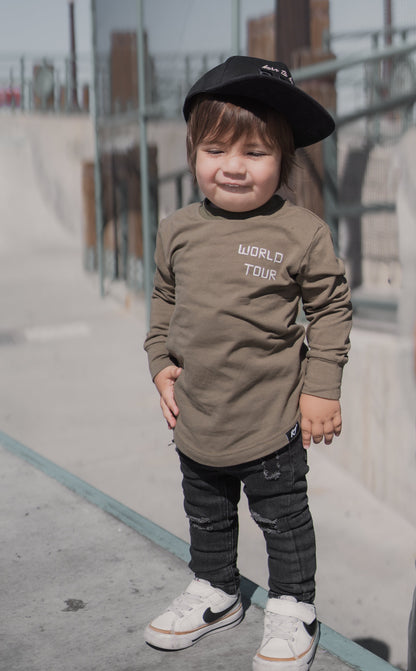WORLD TOUR LONG SLEEVE TEE