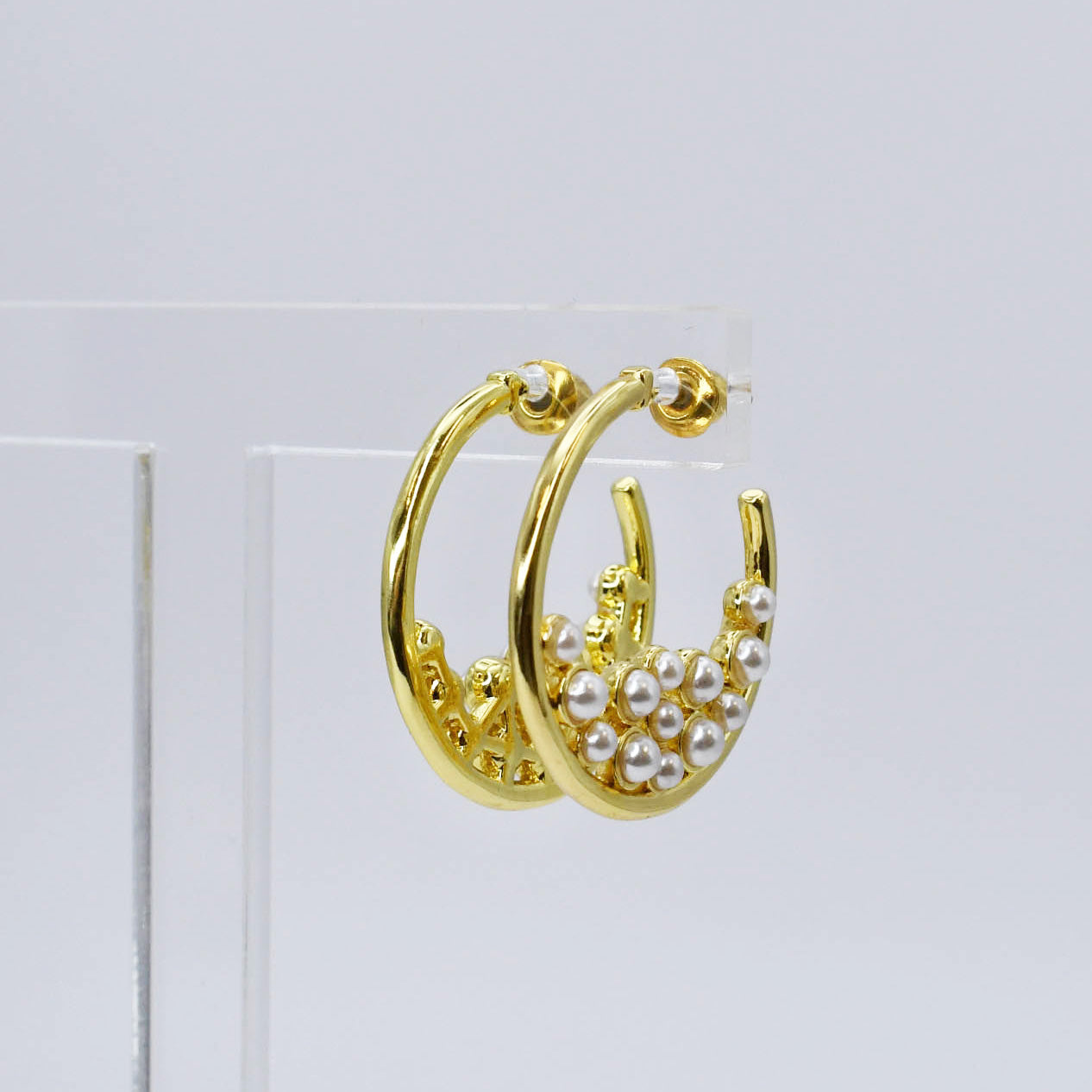 Halo Pearls Hoop E39