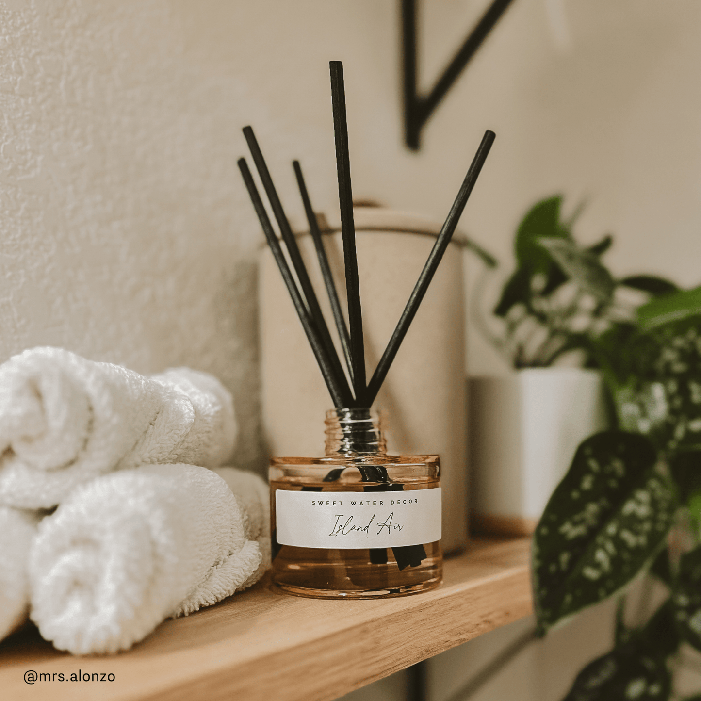 Island Air Tinted Glass Jar Reed Diffuser