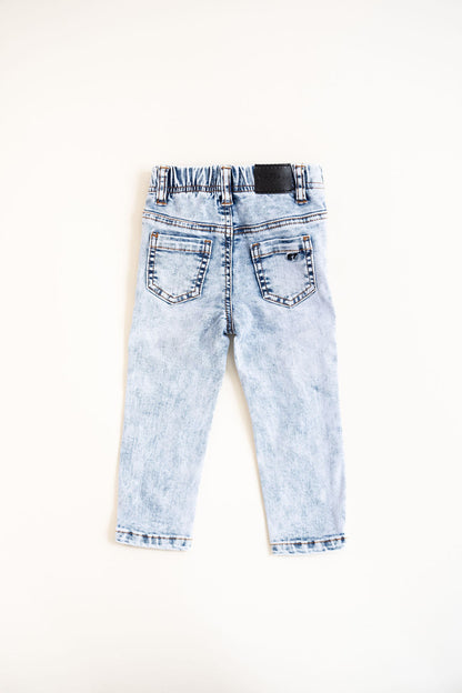 DISTRESSED JEANS - LIGHT WASH
