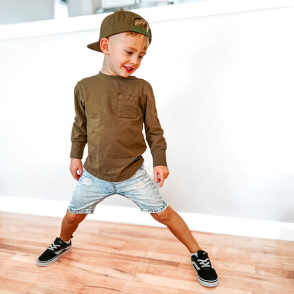 DENIM SHORTS - MEDIUM WASH